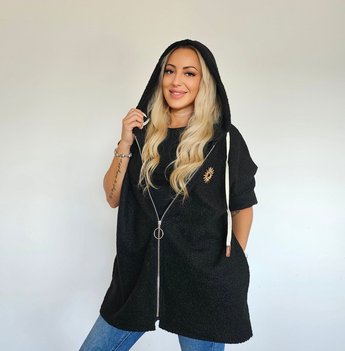 Връхна дреха Аура черна