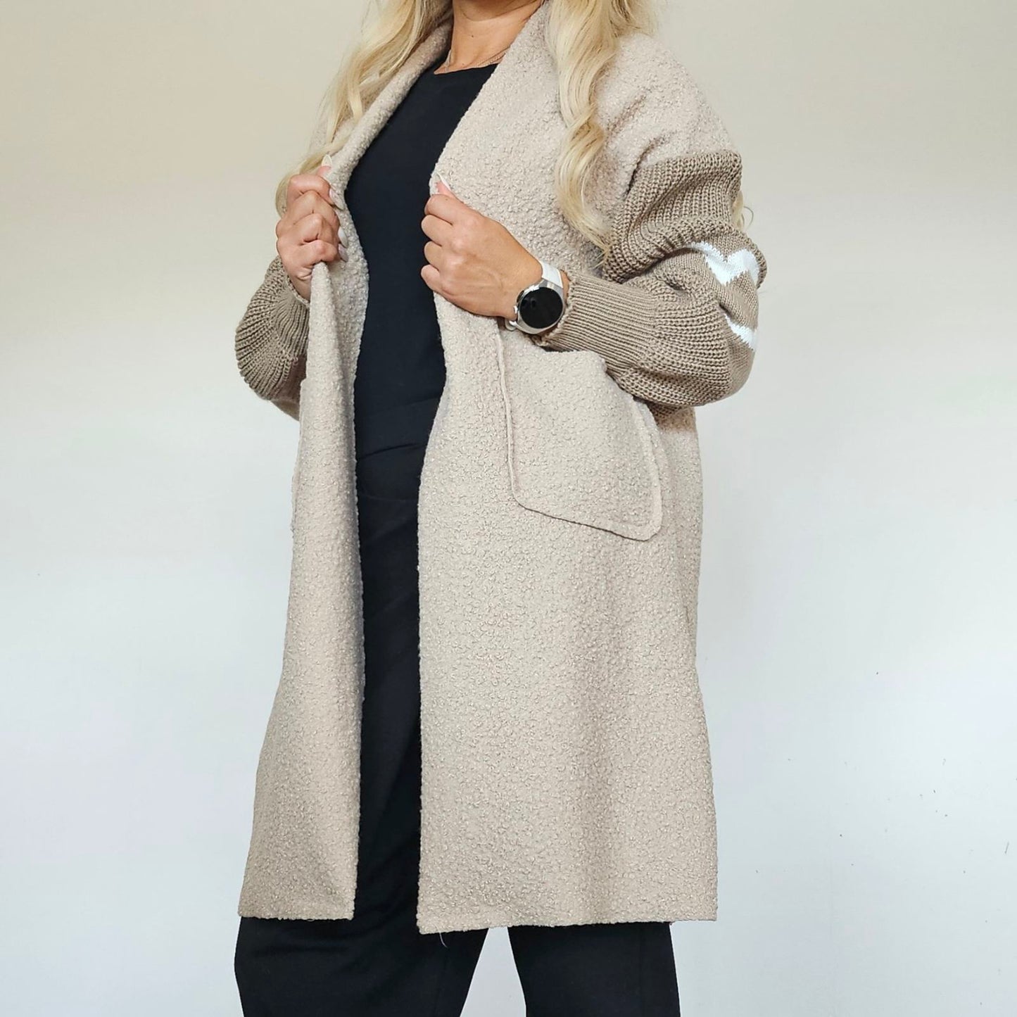 Манто с плетени ръкави Сърце