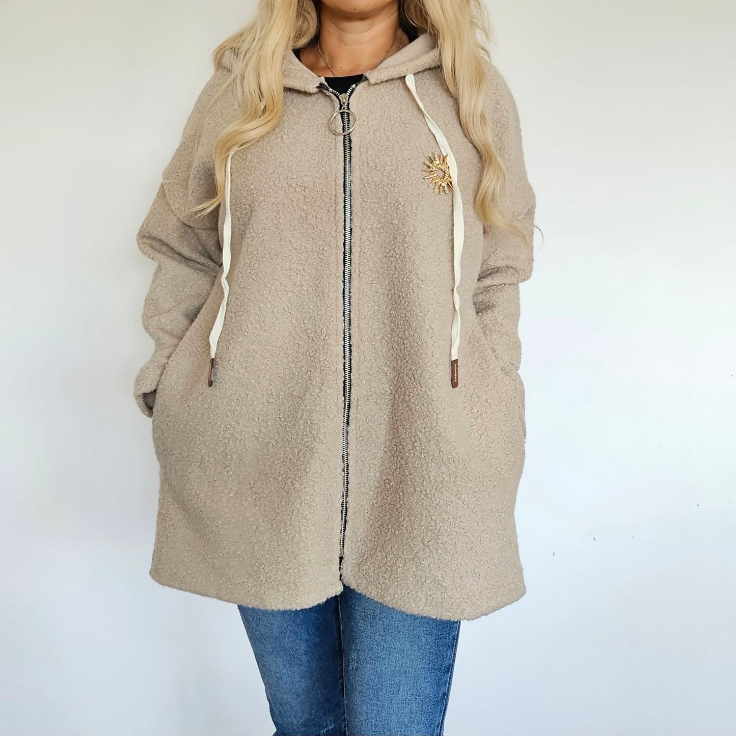 Връхна дреха Аура бежова