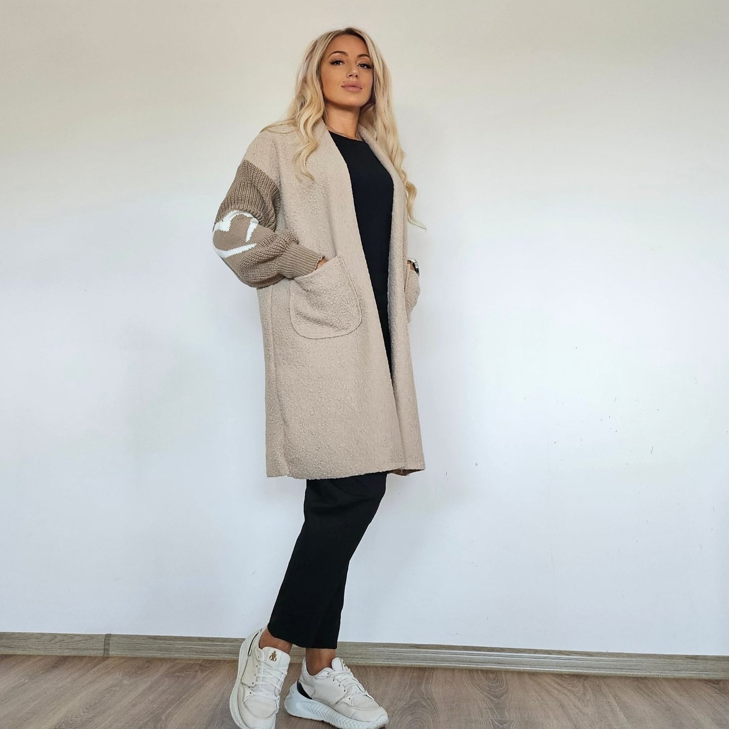 Манто с плетени ръкави Сърце