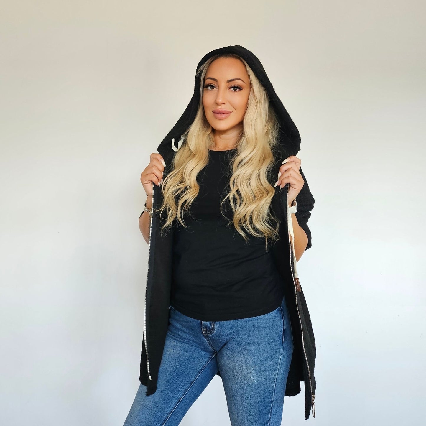 Връхна дреха Аура черна