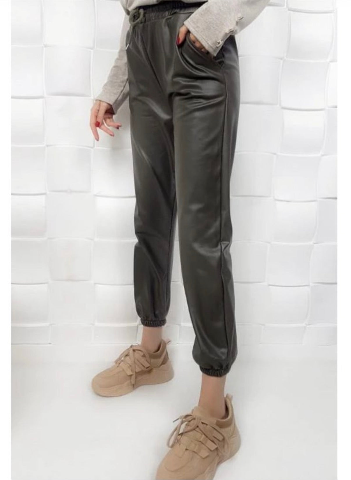 Кожен панталон Елеганс черен