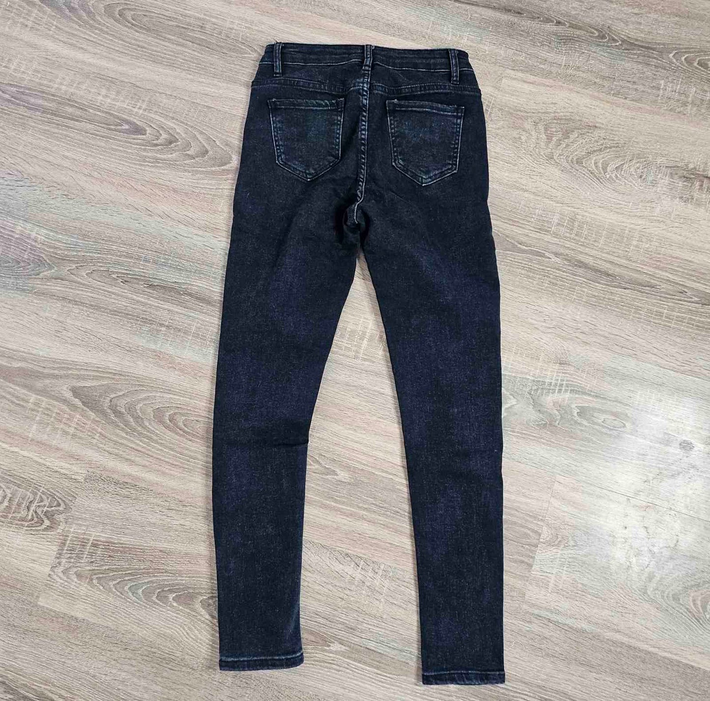 Дънки с пеперуди