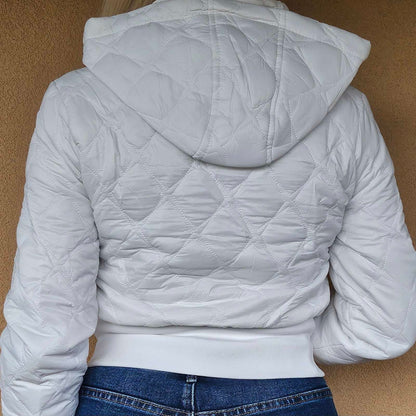 Удобно яке бяло